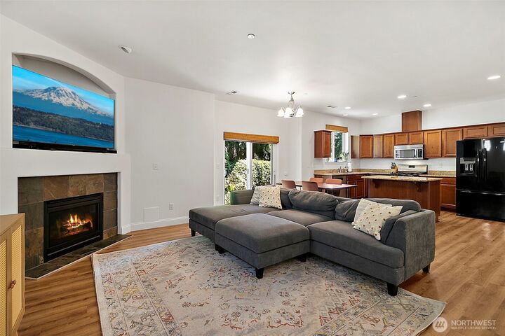 Property Photo: 11005 179th Avenue Ct E WA 98391