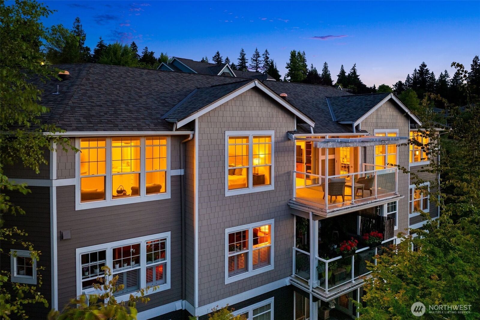 Property Photo: 4510 226th Terrace SE 3007 WA 98029