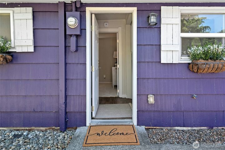 Property Photo:  1035  Temple Drive  WA 98201 