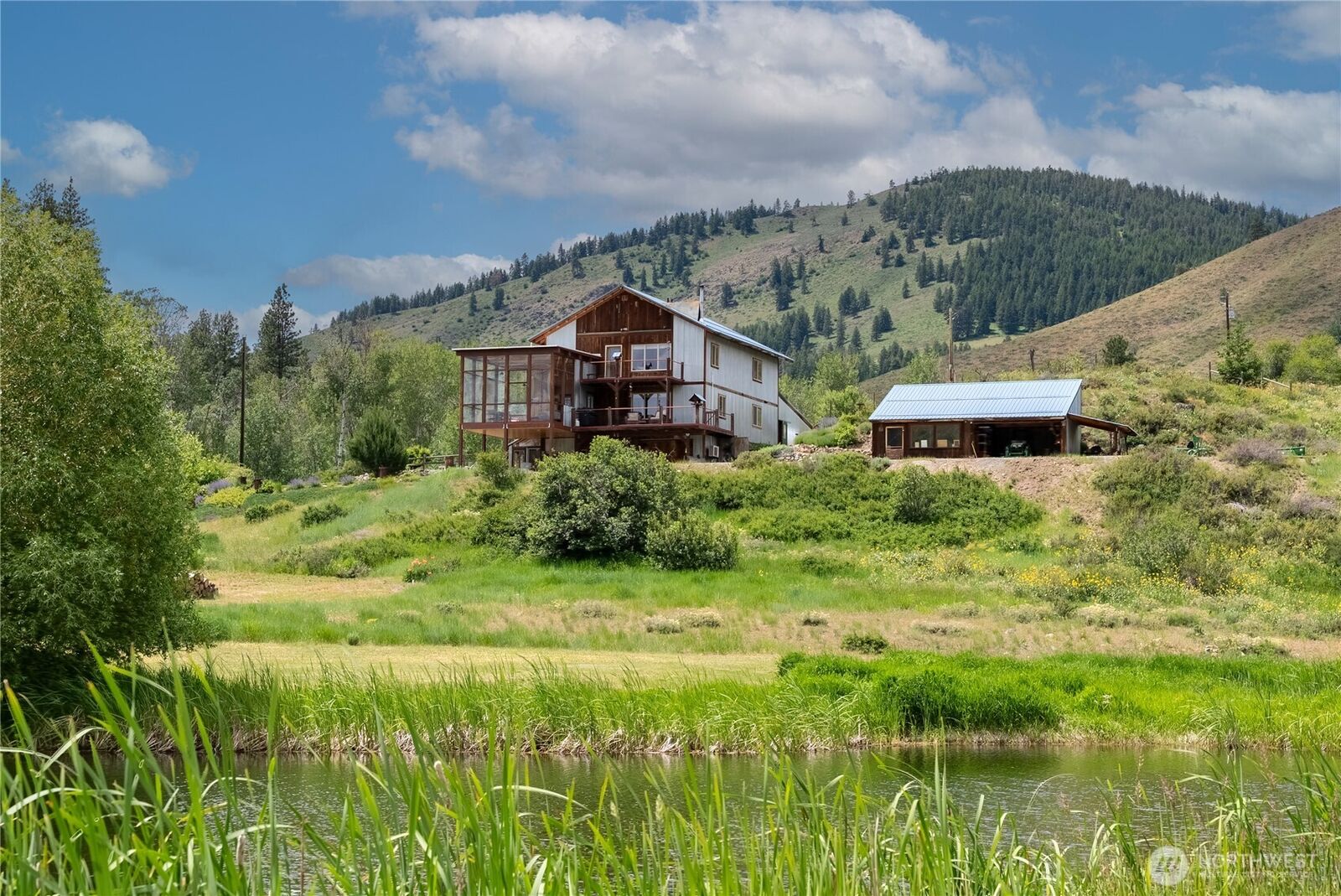 Property Photo: 494 Rendezvous Road WA 98862