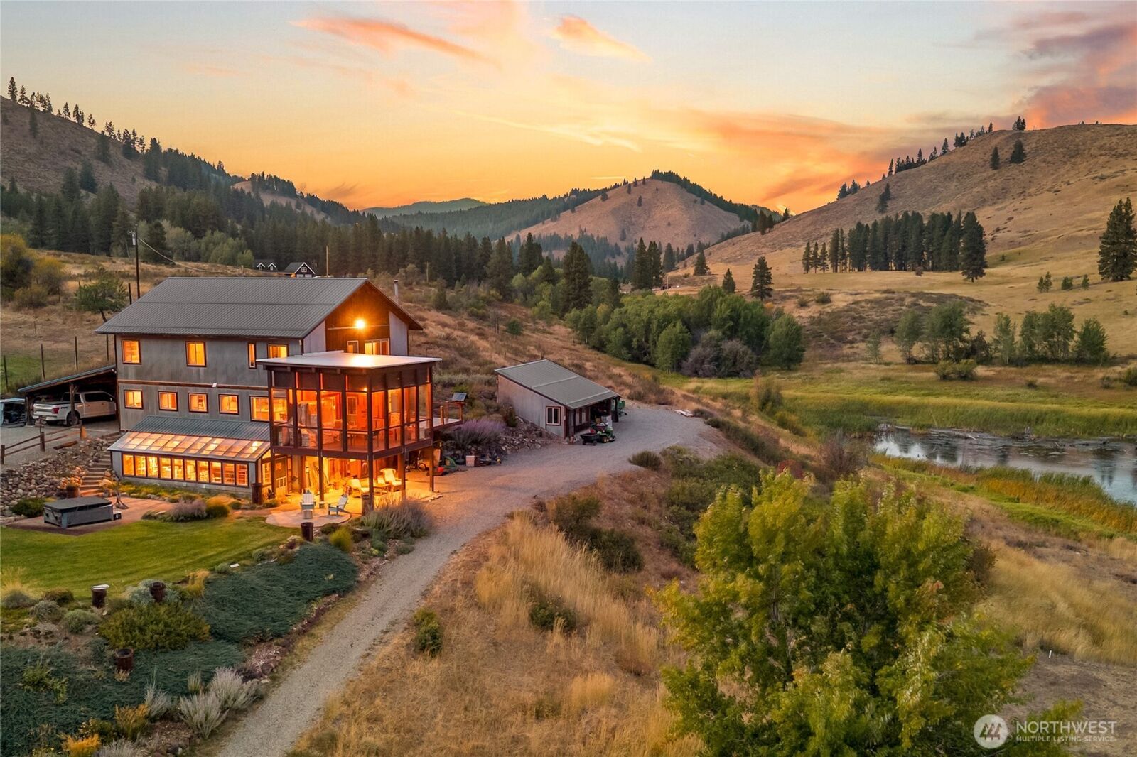 Property Photo: 494 Rendezvous Road WA 98862