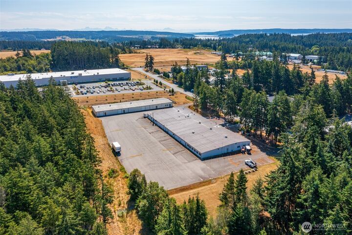 Property Photo:  970 NE 21st Street  WA 98277 