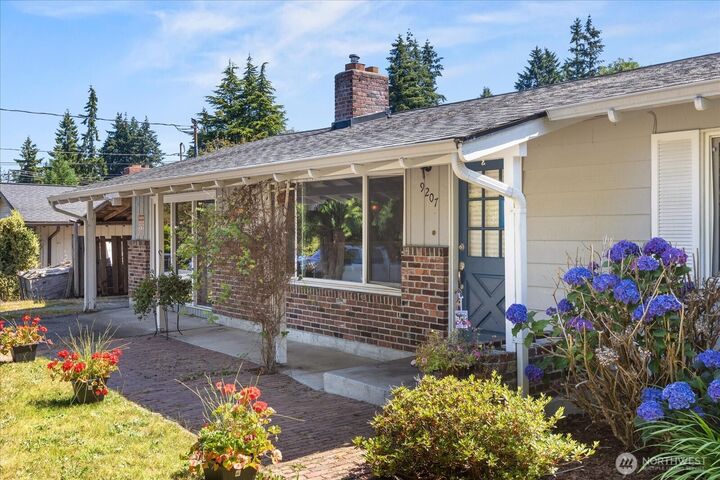 Property Photo:  9207  Meadow Way  WA 98208 