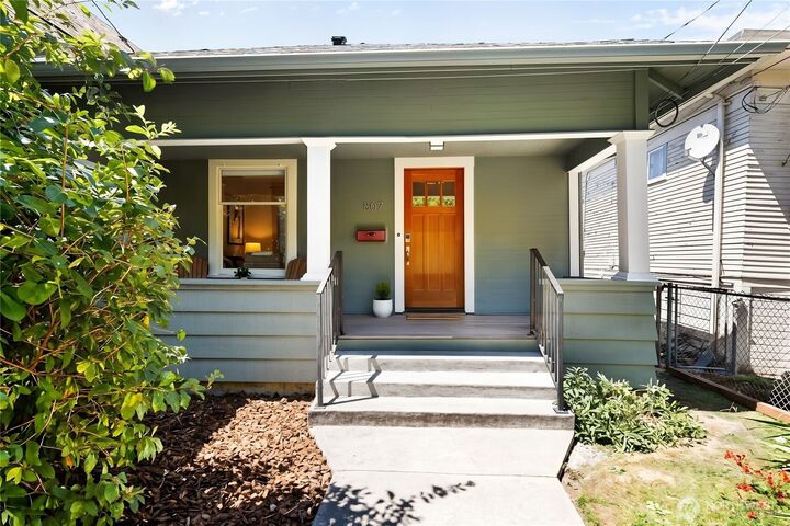 Property Photo:  807  27th Avenue  WA 98122 