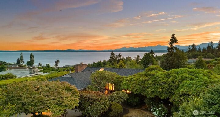Property Photo: 18241 14th Avenue NW WA 98177