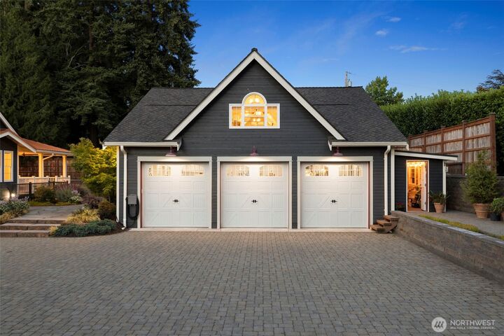 Property Photo: 24229 7th Ave SE Avenue SE B WA 98021