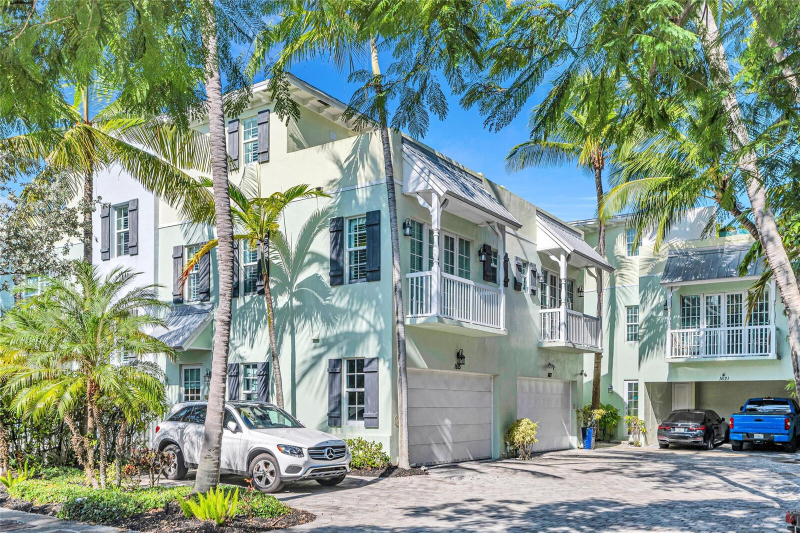 Property Photo:  1617 NE 2nd Court  FL 33301 
