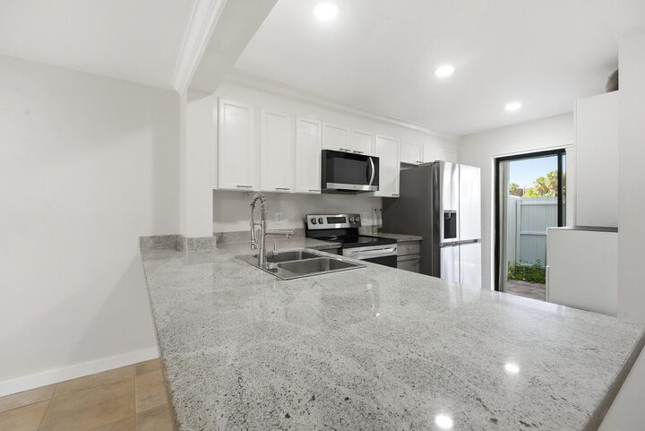 Property Photo: 642 NE 195th Street FL 33179