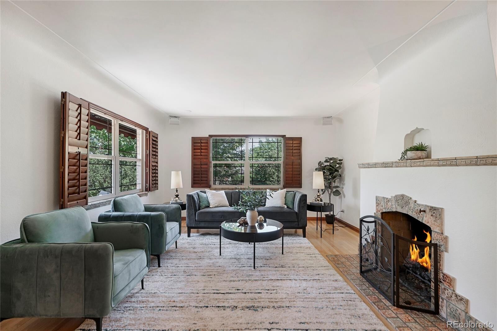 Property Photo: 1090 Bonnie Brae Boulevard CO 80209
