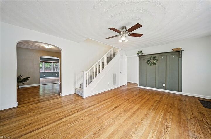 Property Photo:  402 Ashlawn Dr  VA 23505 