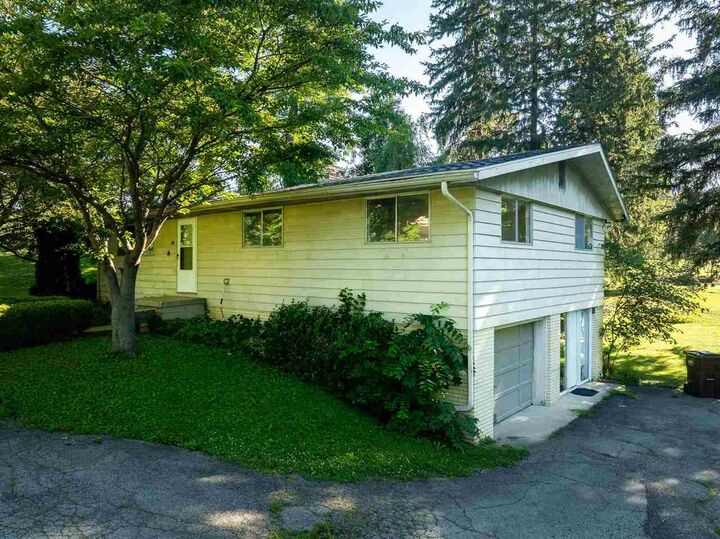 Property Photo: 826 E Main Street IN 47327
