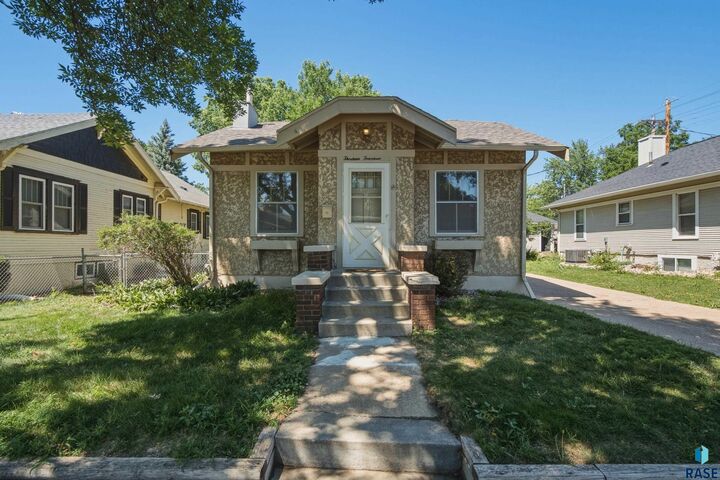 Property Photo:  1314 W 10th St  SD 57104 
