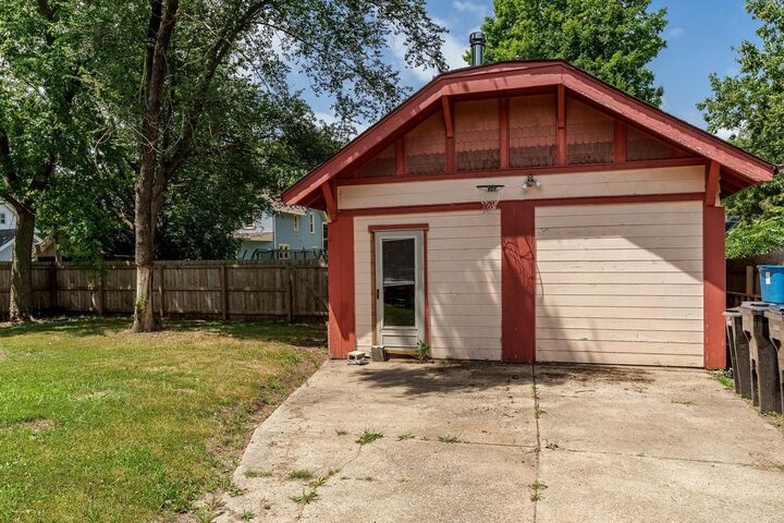 Property Photo: 940 8th Street WI 53511