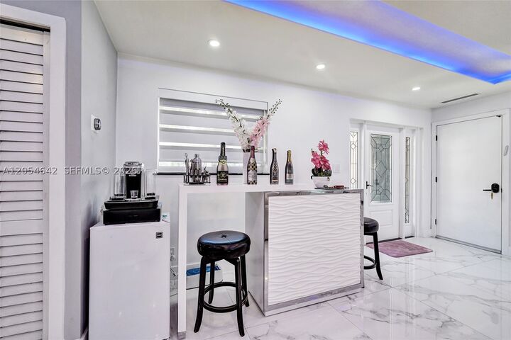 Property Photo: 3701 McKinley St FL 33021
