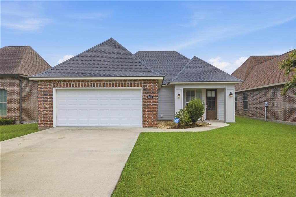 Property Photo: 1032 Michelle Drive LA 70663