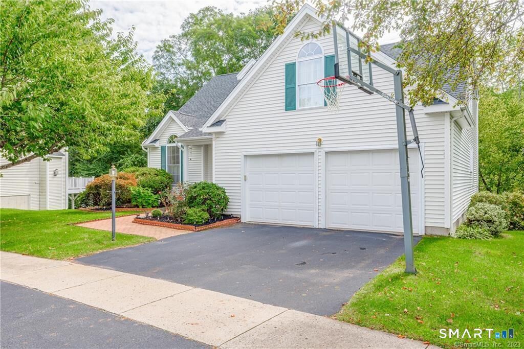 Property Photo:  83 Fox Hollow 83  CT 06001 