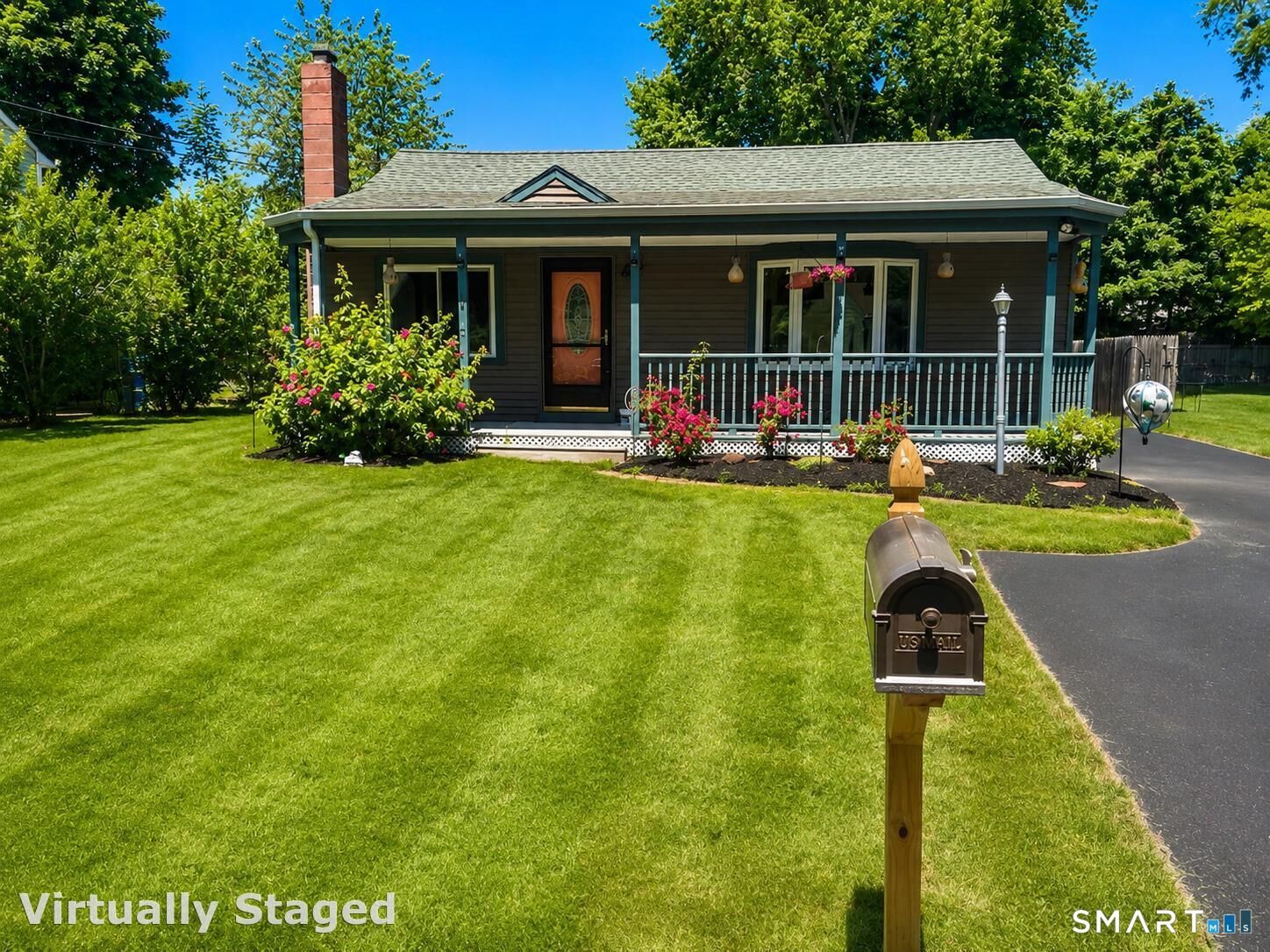 Property Photo: 10 Elaine Drive CT 06088