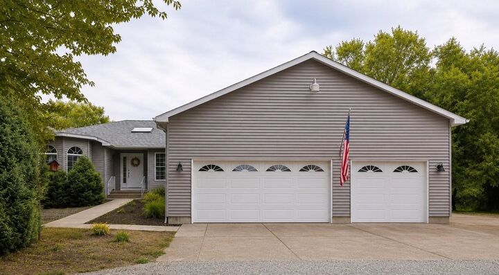 Property Photo:  41218 N Grove Rd  WA 99006 