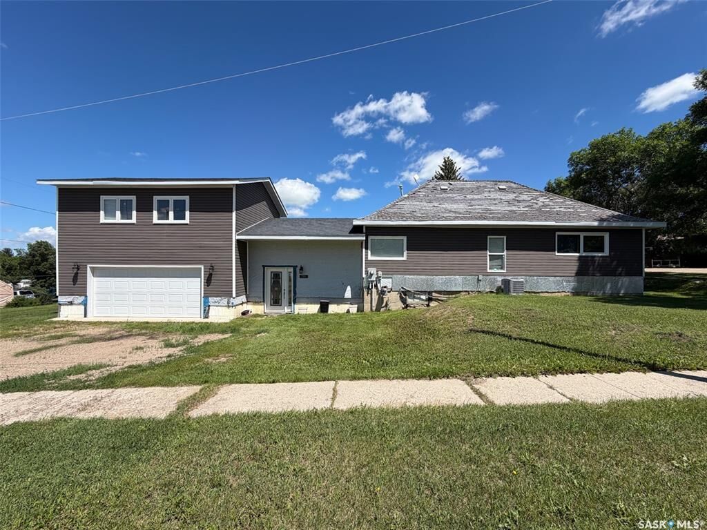 Property Photo:  295 Ensign Street  SK S0N 1X0 