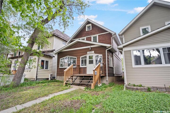 Property Photo:  1921 Garnet Street  SK S4T 2Z5 