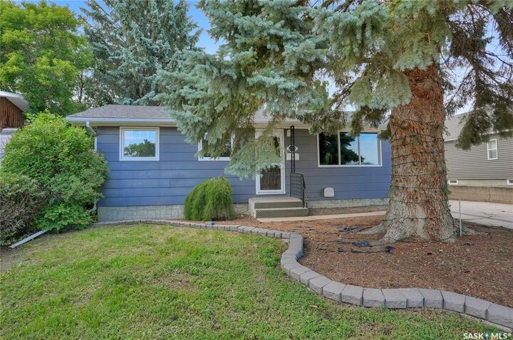 Property Photo: 1228 Athabasca Street W SK S6H 6C6