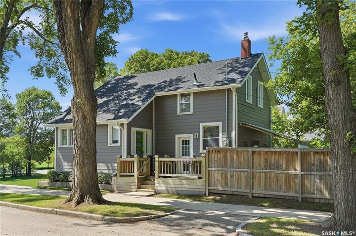 Property Photo: 627 12th Street E SK S7N 0H3