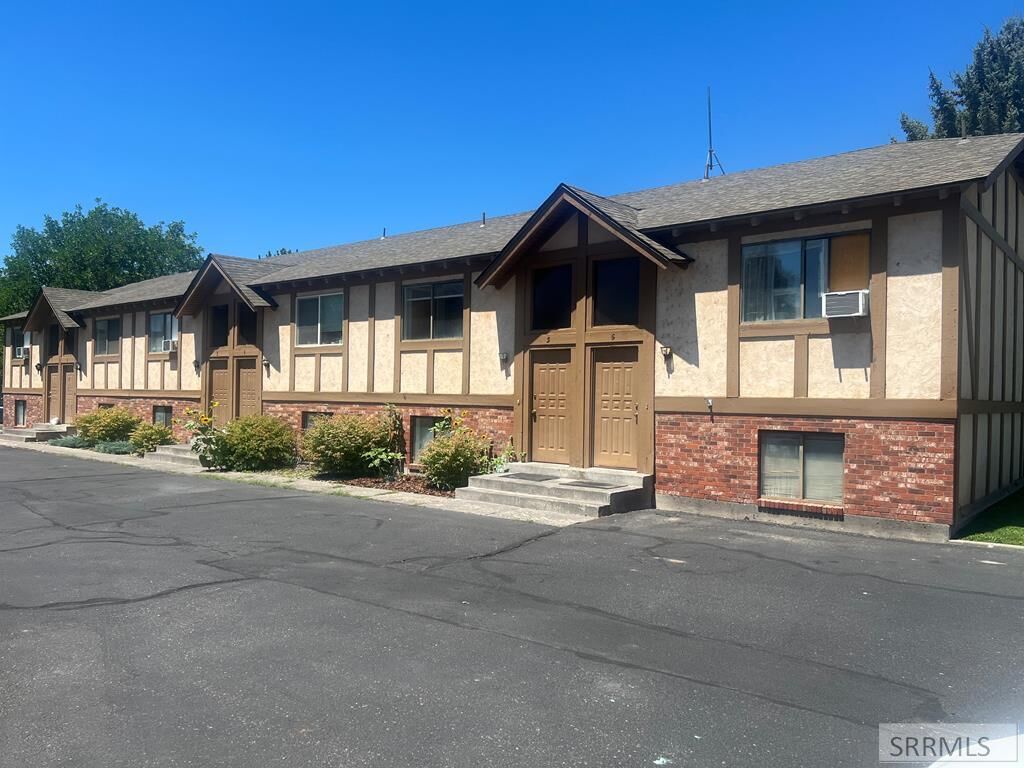 Property Photo: 601 John Adams Court ID 83401