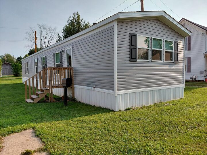 Property Photo: 512 W Broadway OH 45692