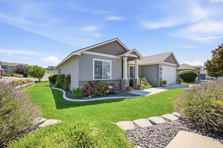 Property Photo:  10201 W 18th Court  WA 99338-7626 