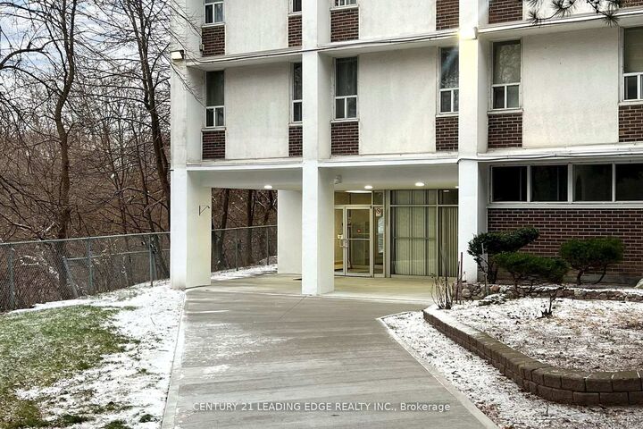 Property Photo:  2245 Eglinton Avenue E 1005  ON M1K 2N3 