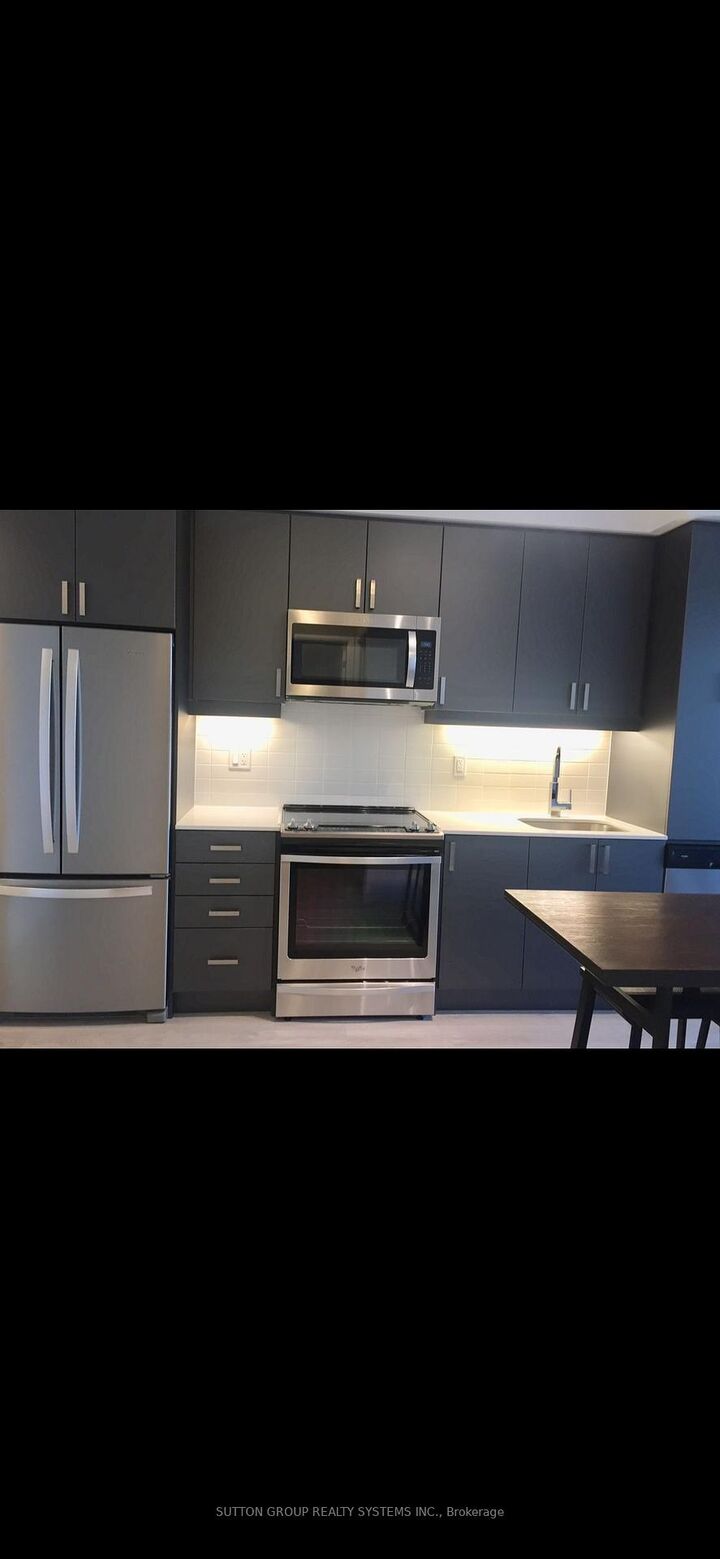 Property Photo:  7895 Jane Street 2418  ON L4K 2M7 
