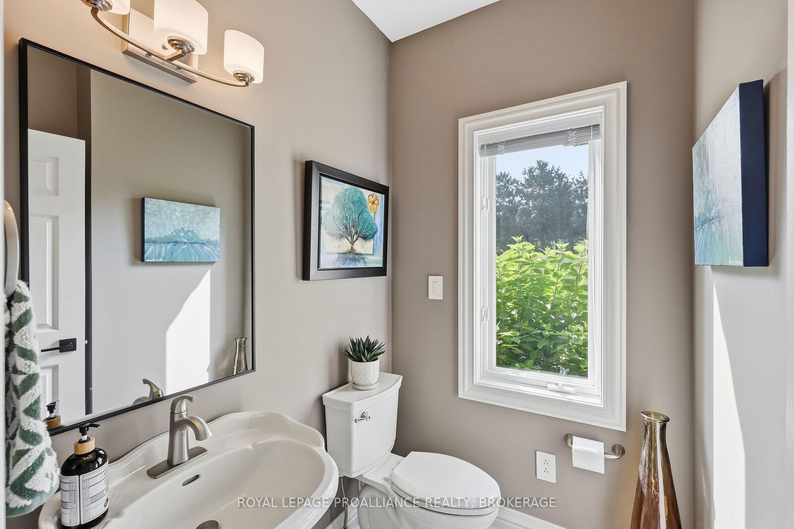 Property Photo: 31 Leavis Shores N/A ON K7G 2V6