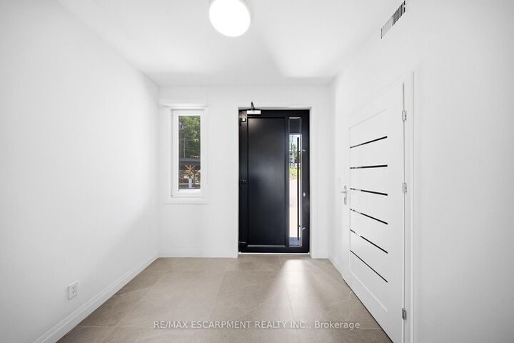 Property Photo: 31 Horizon Lane ON P1H 1V5