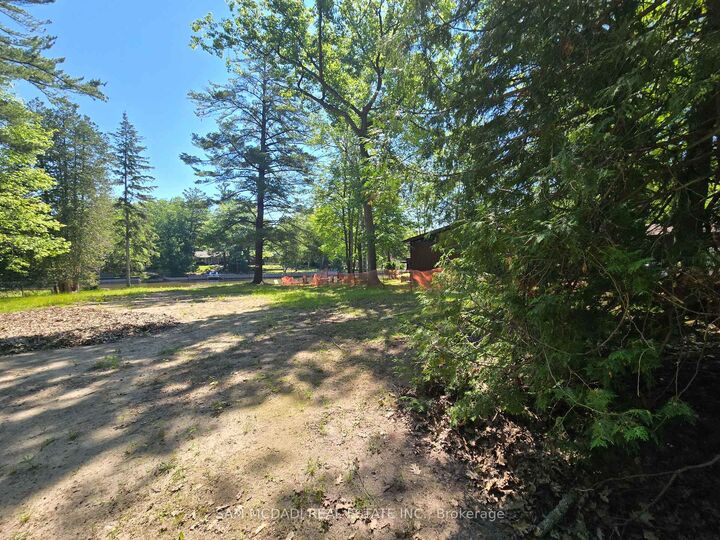 Property Photo:  490 Oxbow Park Drive  ON L9Z 2T8 