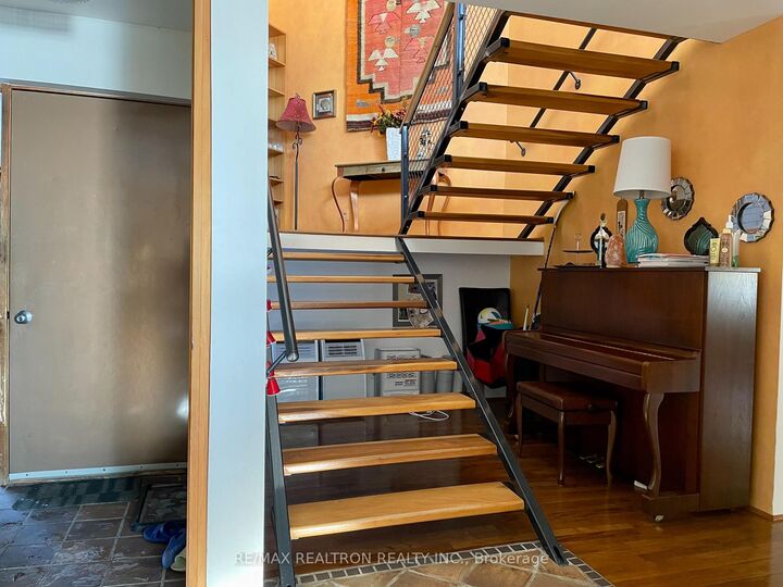 Property Photo: 225 Lakeland Crescent ON L4E 3A5