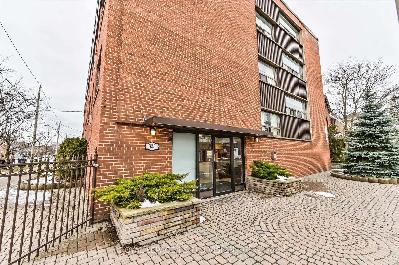 Property Photo: 325 Sammon Avenue 306 ON M4J 2A1