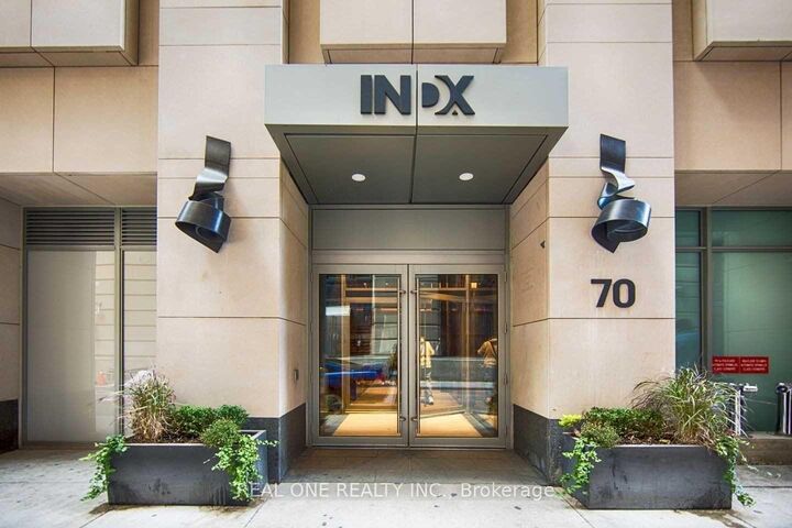 Property Photo: 70 Temperance Street 408 ON M5H 0B1