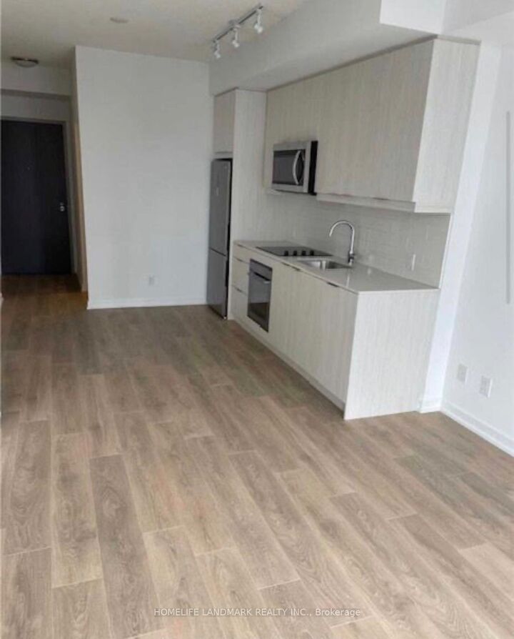 Property Photo:  32 Forest Manor Road 811  ON M2J 0H2 