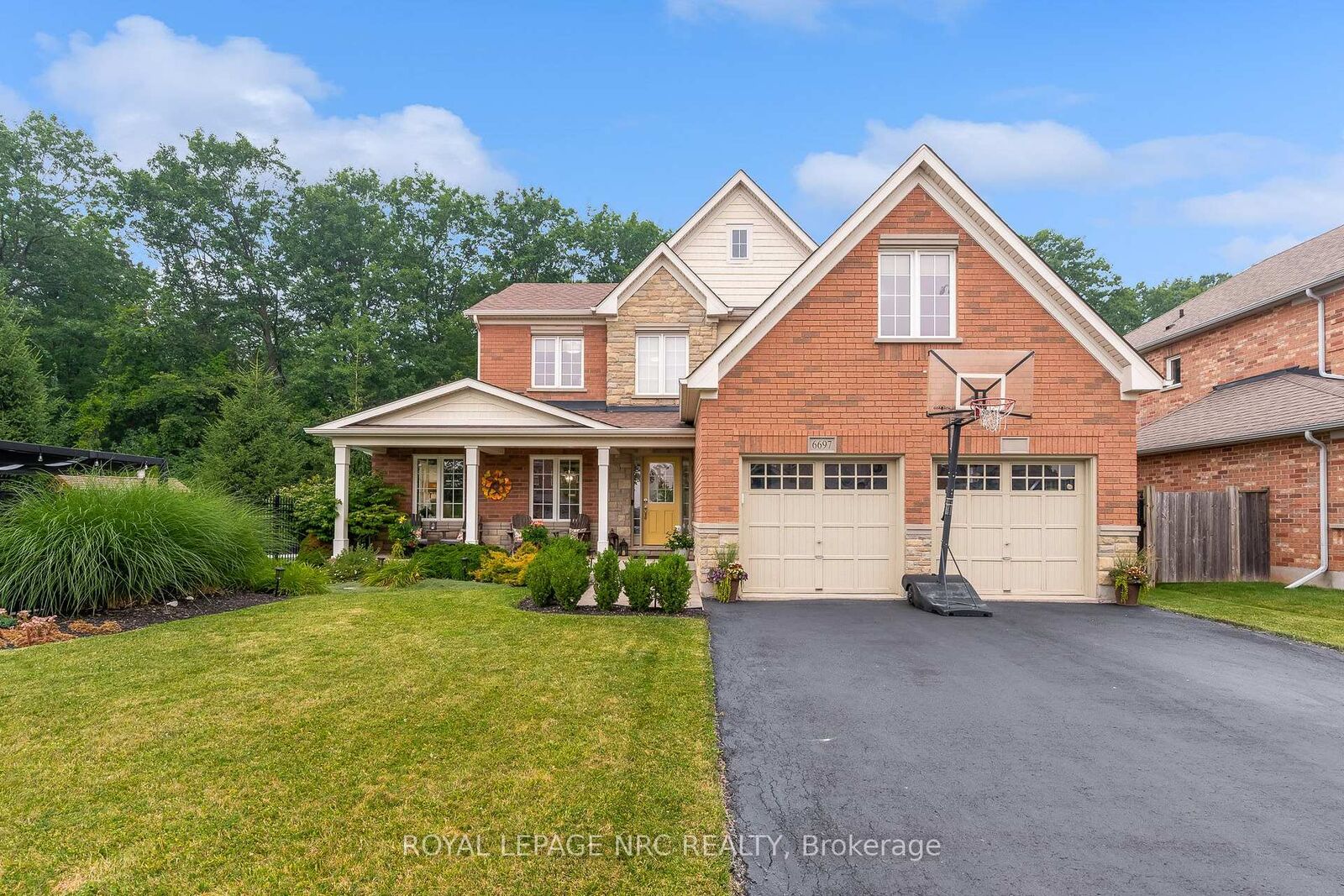 Property Photo: 6697 St. Michael Drive ON L2E 1A1