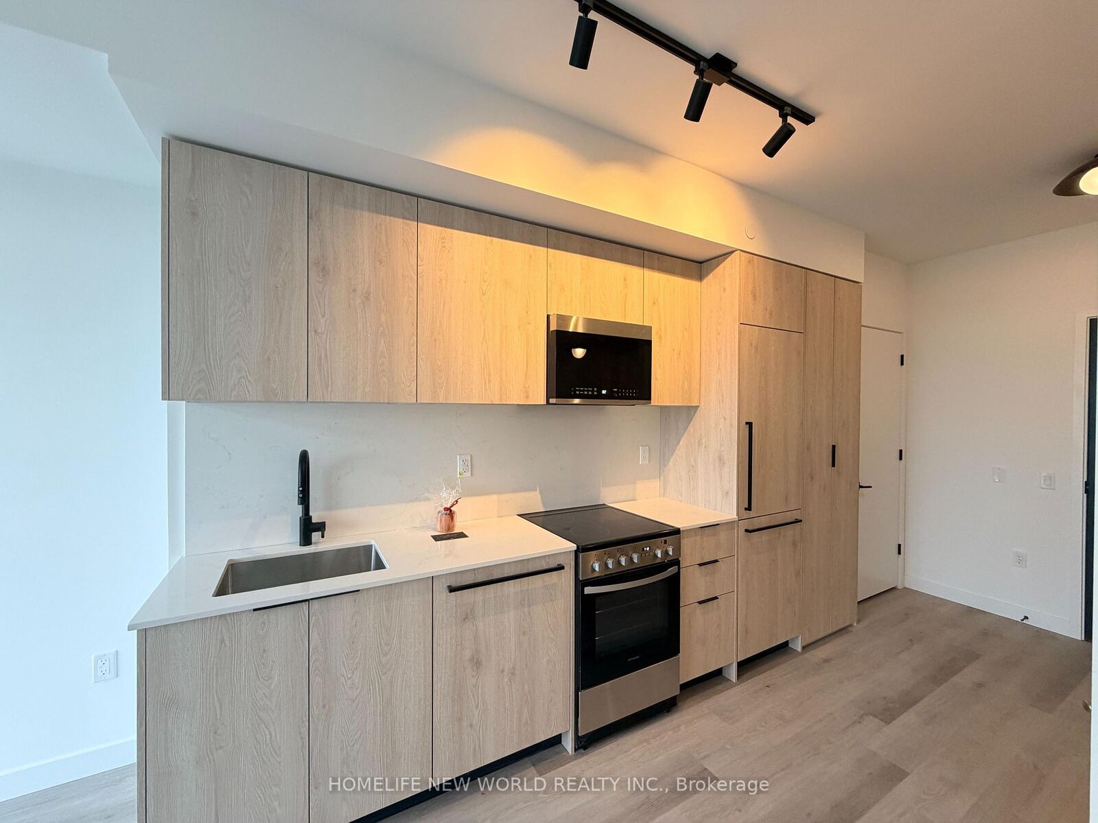 Property Photo: 1635 Military Trail 806 ON M1C 0G3
