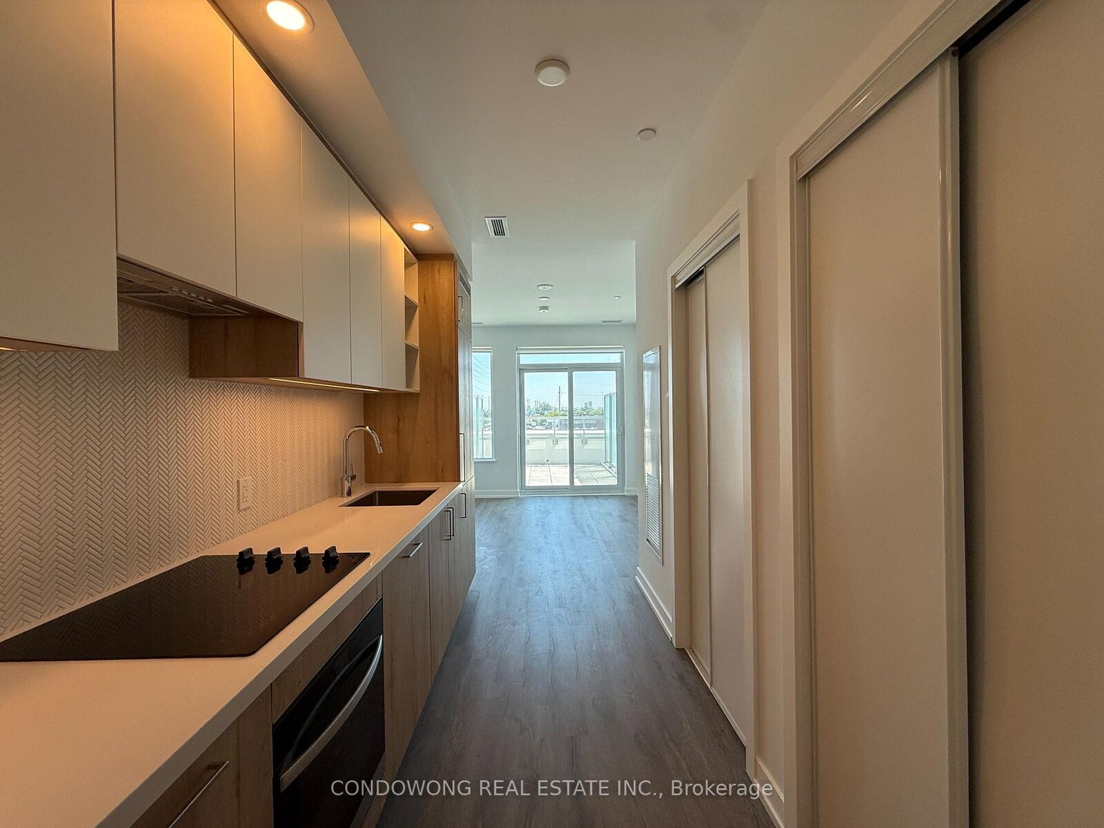 Property Photo:  5 Meadowdale Road 305  ON L4K 1W2 