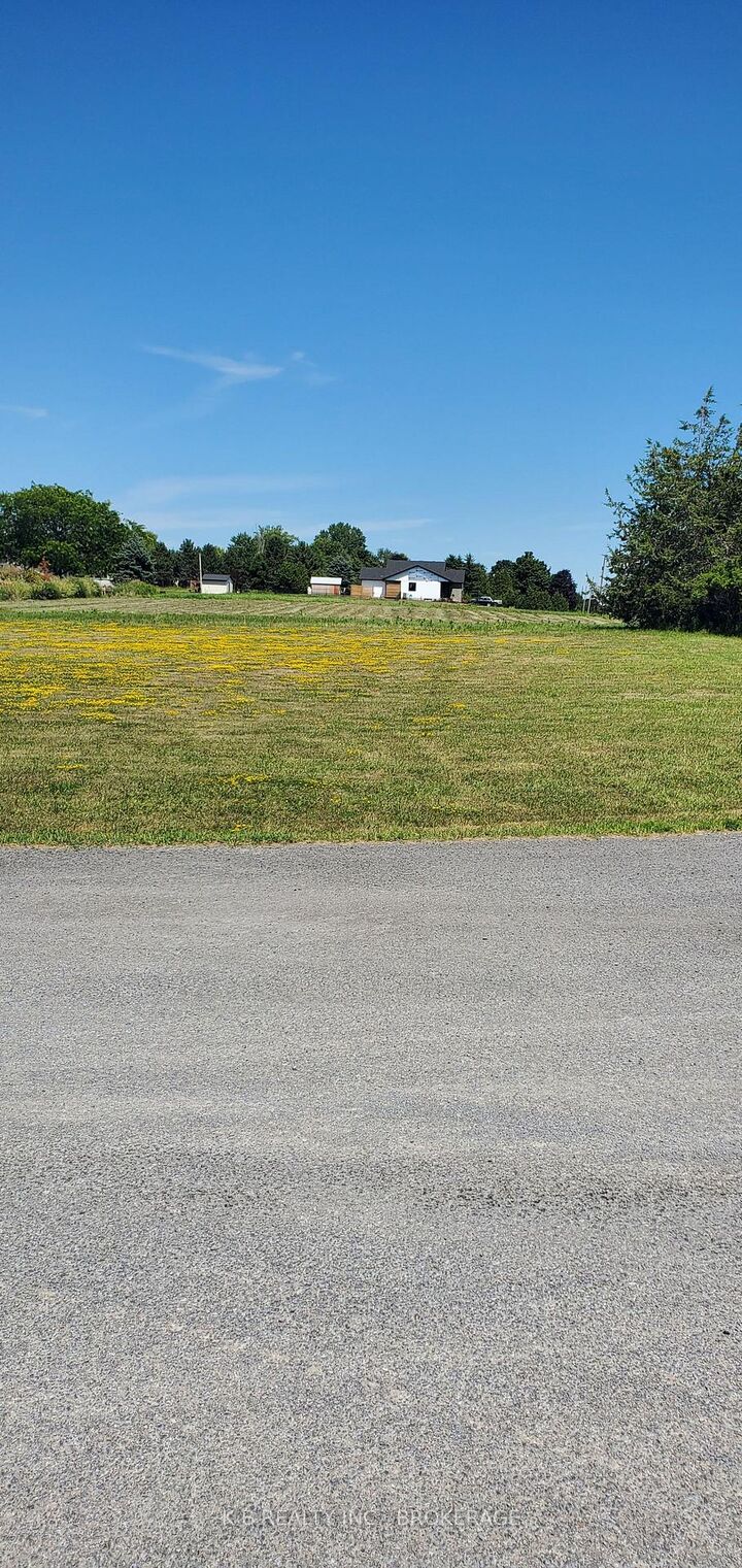 129 Bayview Drive — photo 1