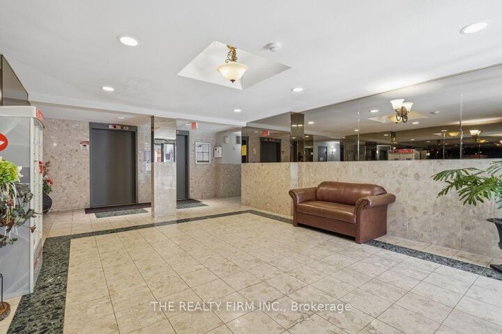 Property Photo:  76 Base Line Road W 904  ON N6J 4X6 
