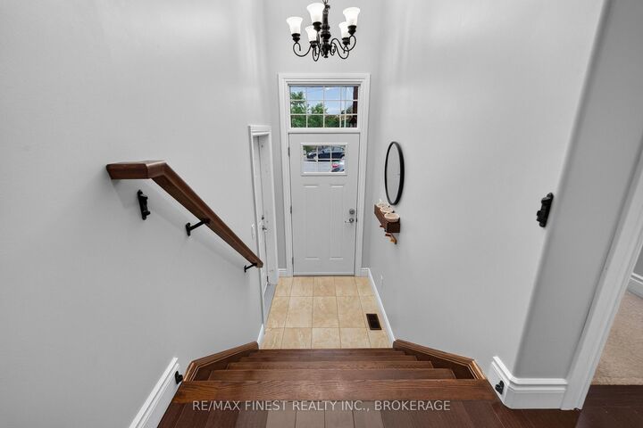 Property Photo:  28 Park Crescent  ON K7N 0C2 