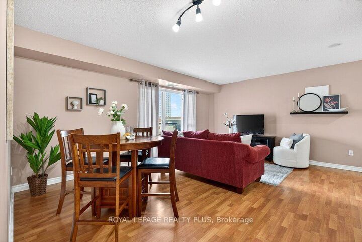 Property Photo:  2088 Lawrence Avenue W 412  ON M9N 3Z9 