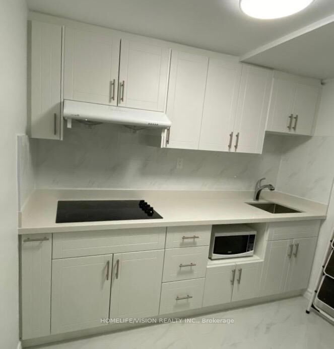 Property Photo: 179 Angus Drive Lower ON M2J 2W9