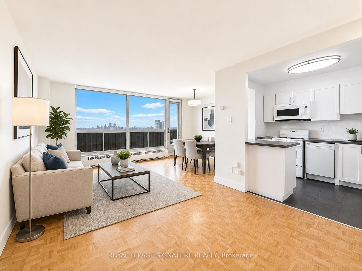 Property Photo:  666 Spadina Avenue 2211  ON M5S 2H8 