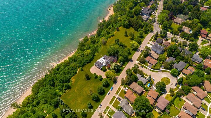 Property Photo: 220 Greyabbey Trail ON M1E 1V9