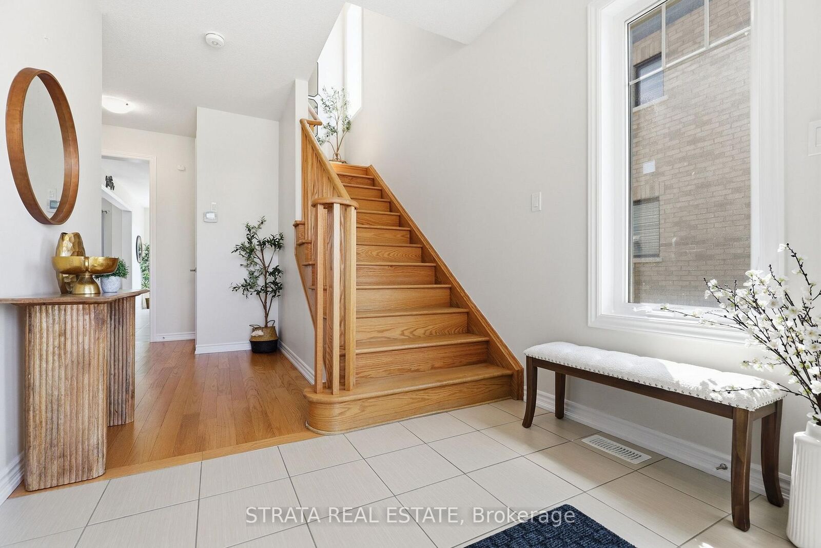 Property Photo:  182 Explorer Way  ON L2V 0K3 