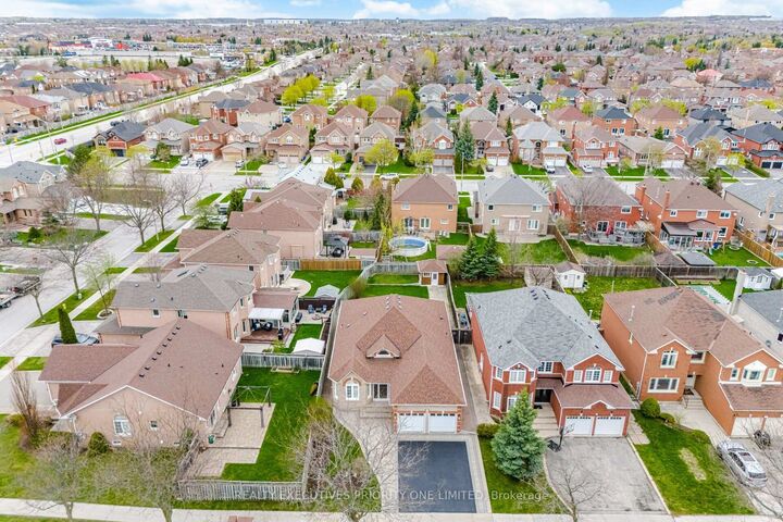 Property Photo: 222 Caproni Drive ON L6A 1X7